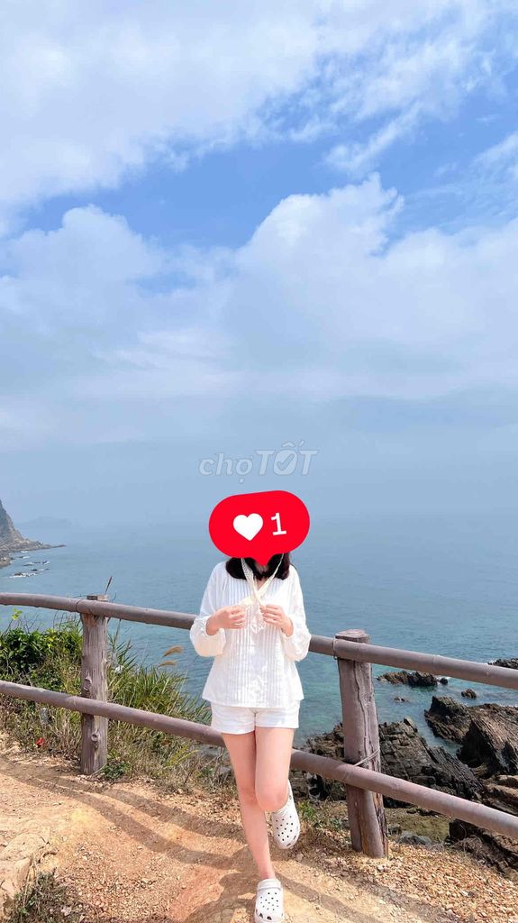 Bộ quần áo nữ tiểu thư Trắng. Mua bán Quần áo tại Quận Bắc Từ Liêm Hà Nội được đăng bởi tlinhh hình 1