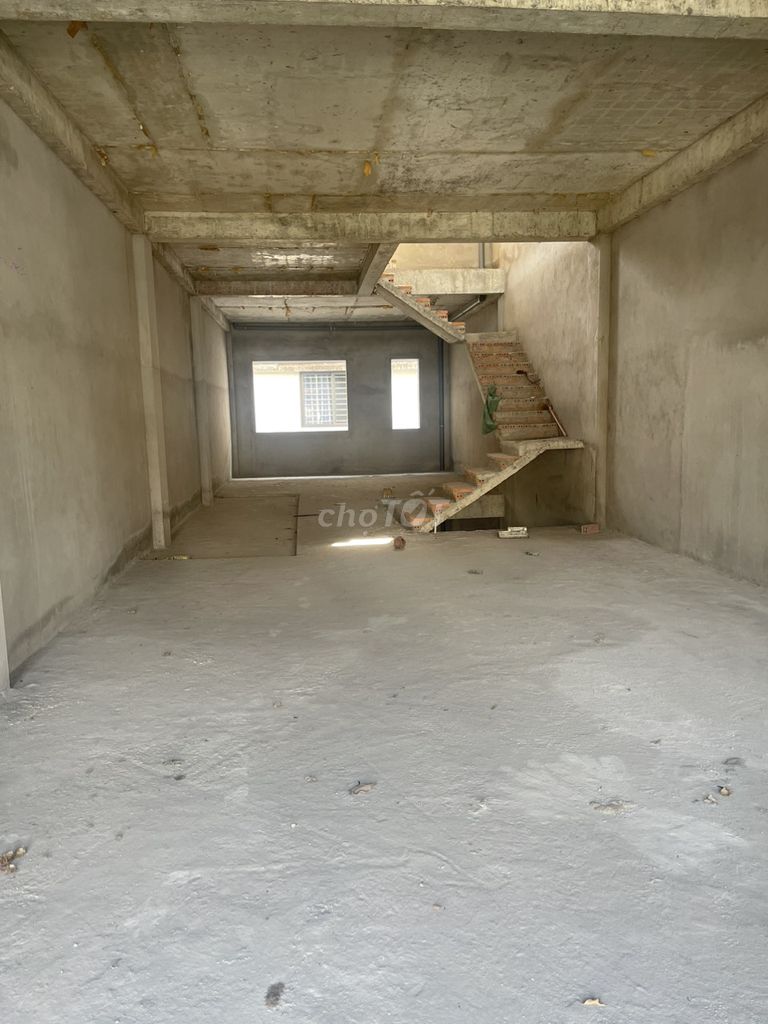 Nhà thô 5x23m, hầm + 4 lầu, sổ hồng có hố thang máy KĐT Vạn Phúc City