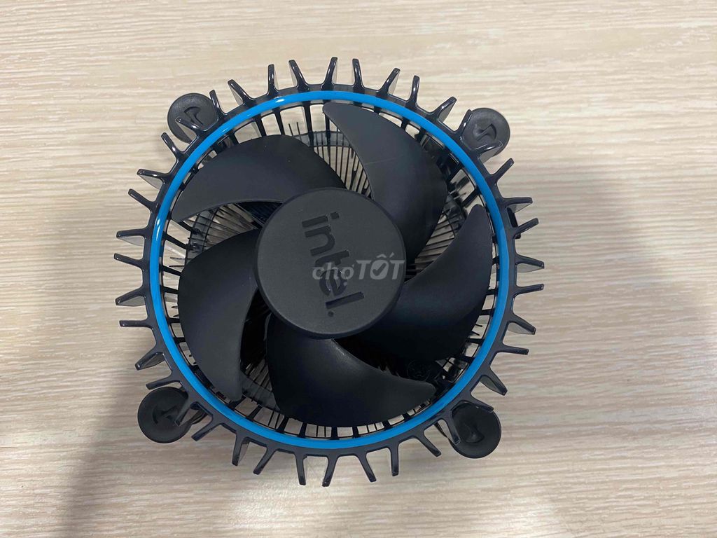Fan socket 1700 chưa sử dụng