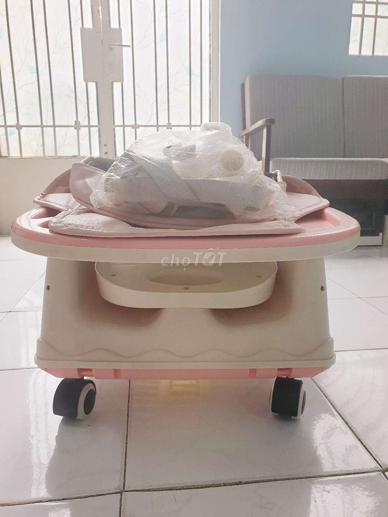 Ghế ăn dặm gấp gọn Hồng nhạt. Mua bán Mẹ và bé tại Quận Gò Vấp Tp Hồ Chí Minh được đăng bởi Thu Thảo hình 1