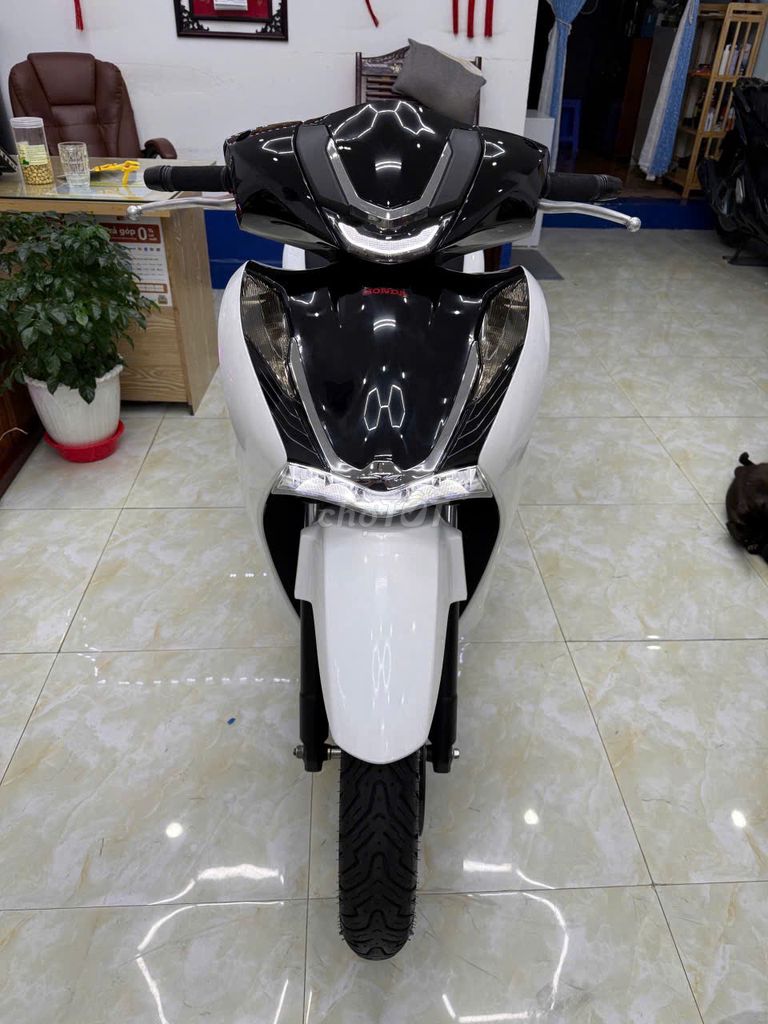 💝𝑺𝑯 𝟭𝟮𝟱 𝑪𝑩𝗦 𝗠𝗔̀𝗨 𝗧𝗥𝗔̆́𝗡𝗚 ÚP ĐẦU ĐÈN MẶC NẠ SH 350. Mua bán Xe máy tại Thành phố Vũng Tàu Bà Rịa - Vũng Tàu được đăng bởi XE MÁY BẢO THANH  TPVŨNG TÀU hình 2