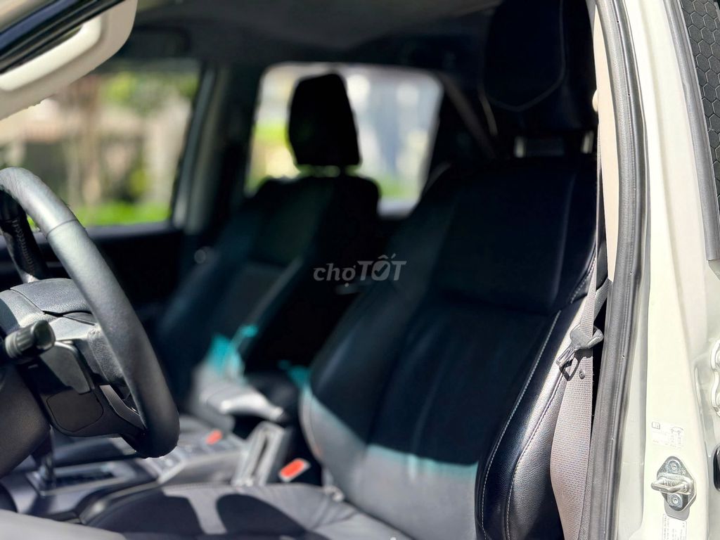 Toyota Fortuner 2022 2.4L 4x2 AT Белый