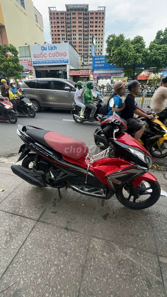 Honda Air Blade FI 2014 красный