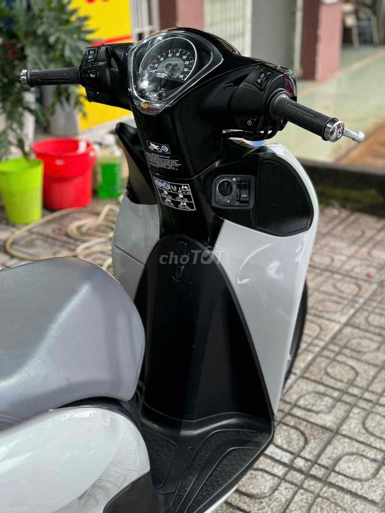 Honda SH Mode 2025 Xám xi măng 700 km. Mua bán Xe máy tại Thành phố Buôn Ma Thuột Đắk Lắk được đăng bởi Ngô quốc Việt  hình 9