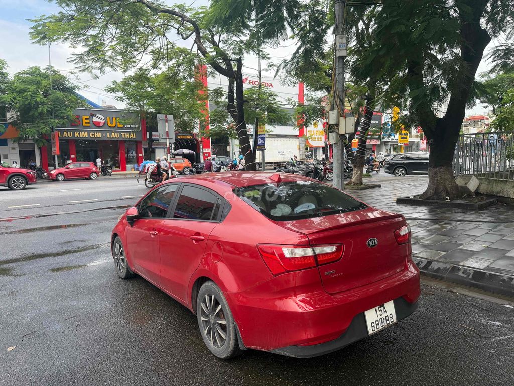 KIA RIO AT 2015 Красный 100000 км