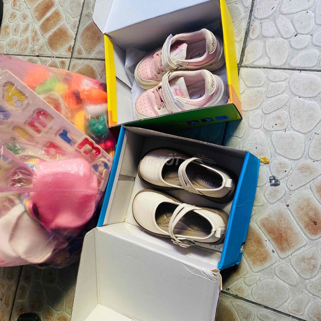 Giày trẻ em nữ 3-4 tuổi. Mua bán Mẹ và bé tại Quận Thanh Khê Đà Nẵng được đăng bởi TRUNG NGHĨA hình 1
