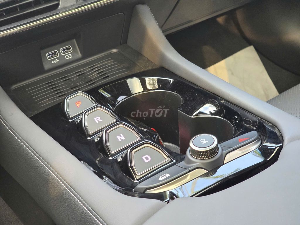 VinFast VF8 2024 Plus mới 100% - Ưu đãi tổng 120TR. Mua bán Ô tô tại Quận Thanh Xuân Hà Nội được đăng bởi Mr Phúc Vinfast lướt hình 6