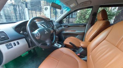 Mitsubishi Pajero Sport 2015 Đen Tự động
