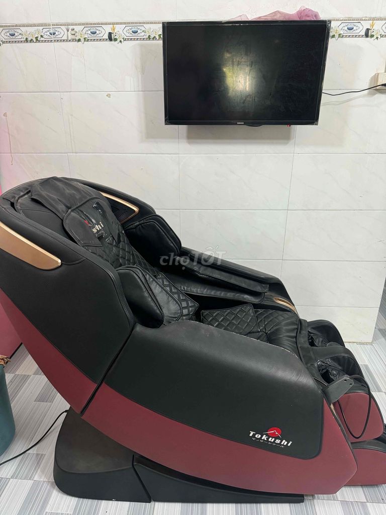 Ghế massage Tokushi Da cao cấp Đen, Đỏ. Mua bán Bàn ghế tại Huyện Trảng Bàng Tây Ninh được đăng bởi Phạm Thị Kim Loan hình 1