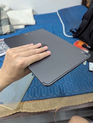iPad Pro 11 inch 2018 4G, 256GB, 120hz, 4 Loa. Mua bán Máy tính bảng tại Quận Cẩm Lệ Đà Nẵng được đăng bởi Tèoo