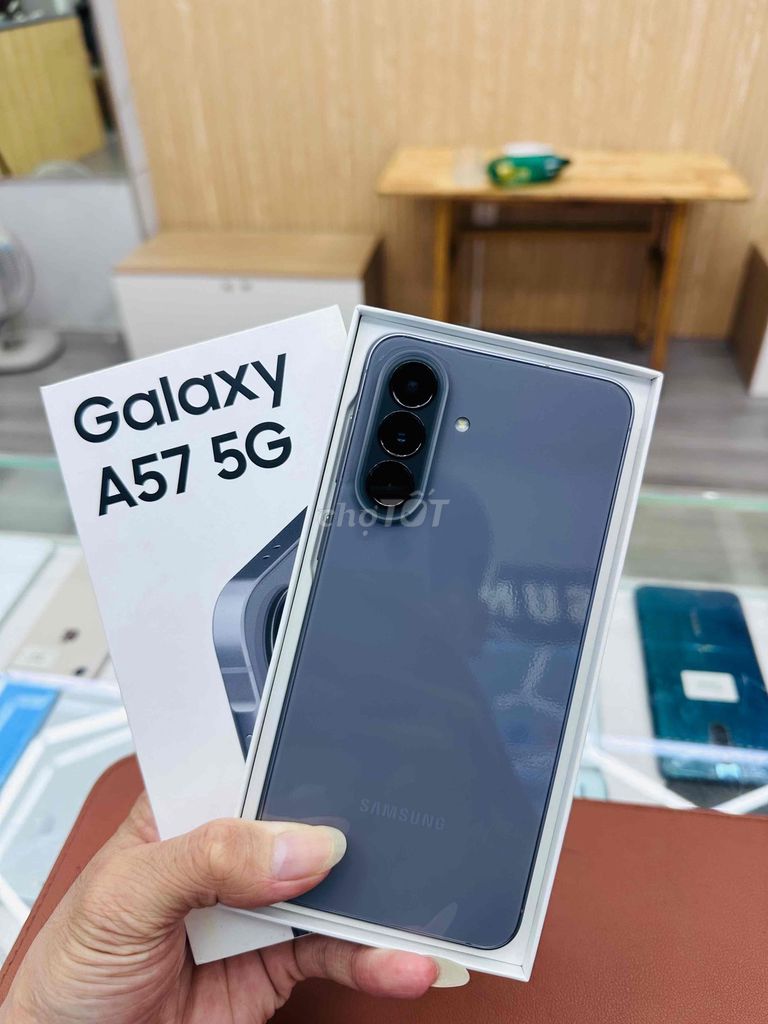 Samsung Galaxy A57 5G 8GB/128GB Xám Việt Nam. Mua bán Điện thoại tại Huyện Hóc Môn Tp Hồ Chí Minh được đăng bởi Đình Đạt Lương hình 1