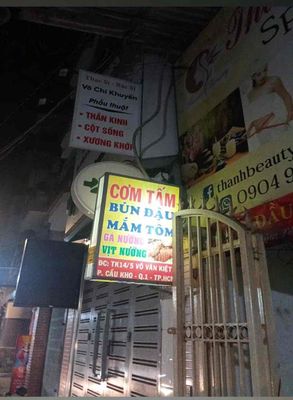 Quán nem nướng cần 5 nam làm đồ ăn mang cho shiper