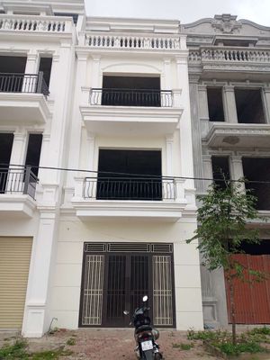 Bán nhanh nhà 4 tầng mặt phố hướng Đông nam. Mua bán nhà ở tại Huyện Đông Sơn Thanh Hóa được đăng bởi Duythin