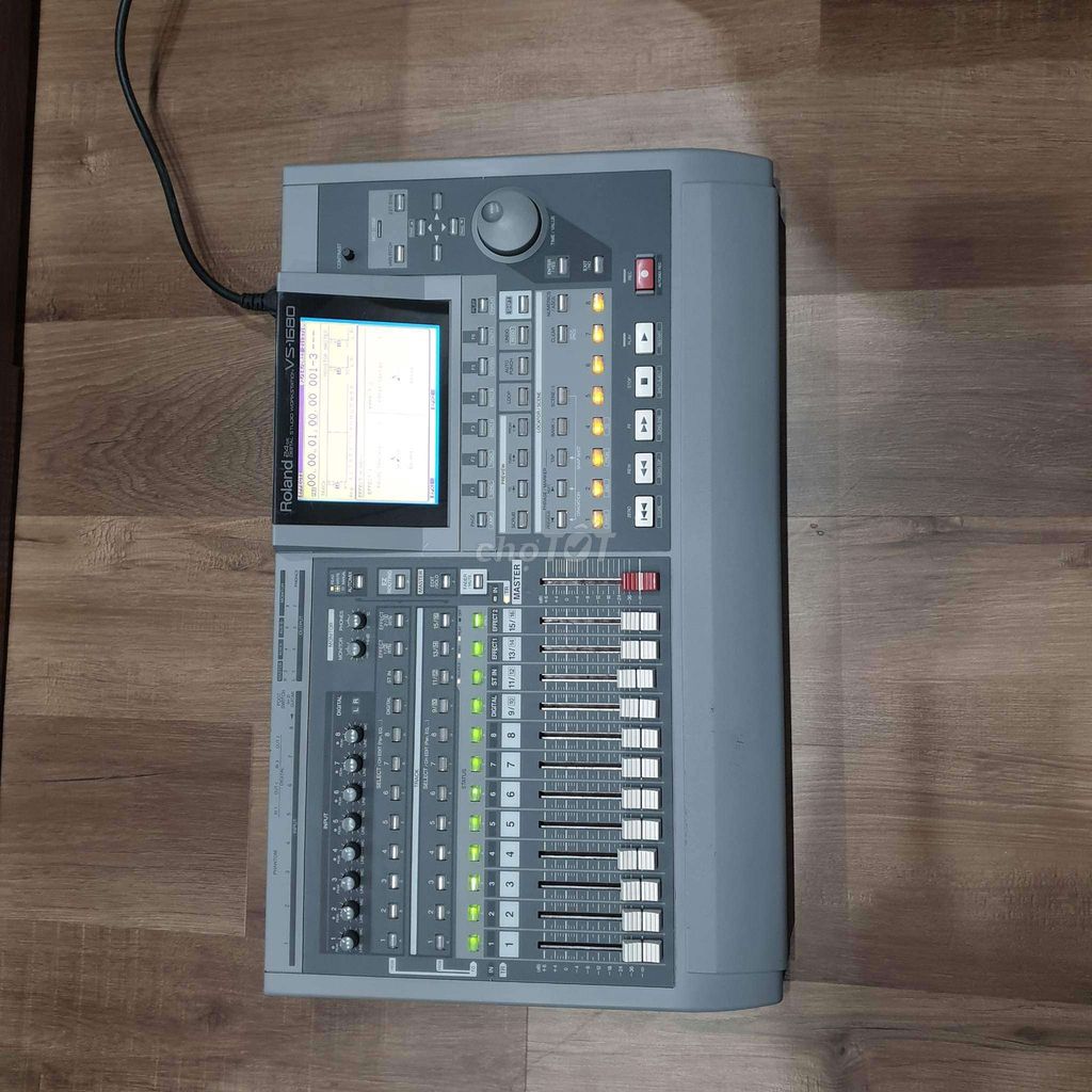 Mixer số Roland VS1680