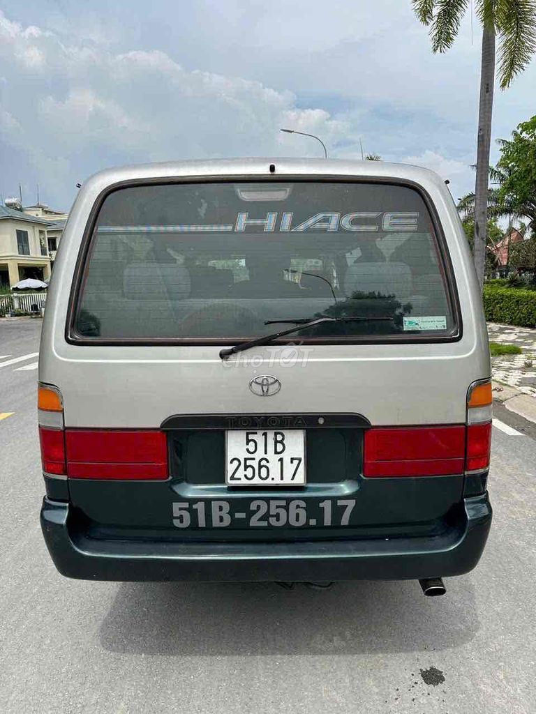 Toyota Hiace 12 chỗ đời 2004. Mua bán Ô tô tại Quận 12 Tp Hồ Chí Minh được đăng bởi A Kha hình 3