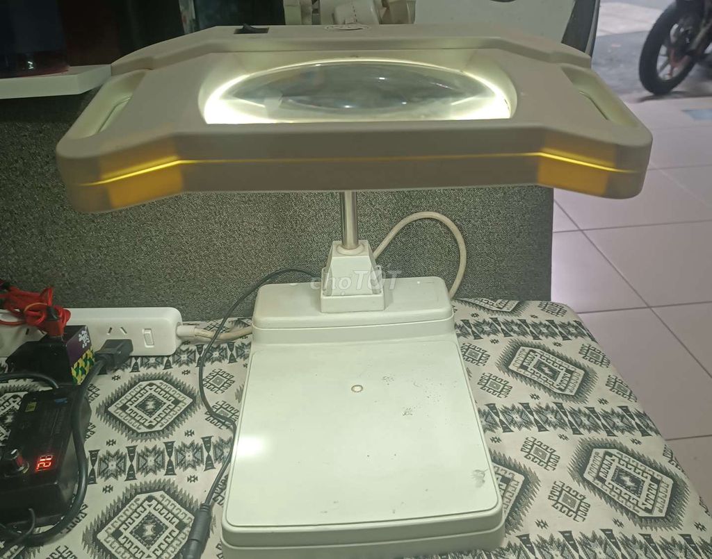 Đèn kính lúp CHANGELP Trắng. Mua bán Đèn tại Quận Hai Bà Trưng Hà Nội được đăng bởi Nguyễn Văn Sơn hình 1