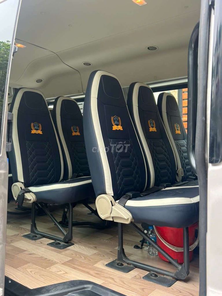 Ford Transit 16 chỗ Vàng cát. Mua bán Phương tiện khác tại Quận Long Biên Hà Nội được đăng bởi Ngô hùng hình 8