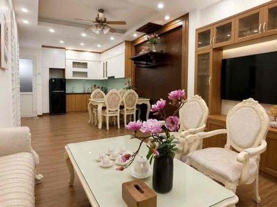 Nhà phố 60 m² · 3 PN · Đường Lạc Long Quân
