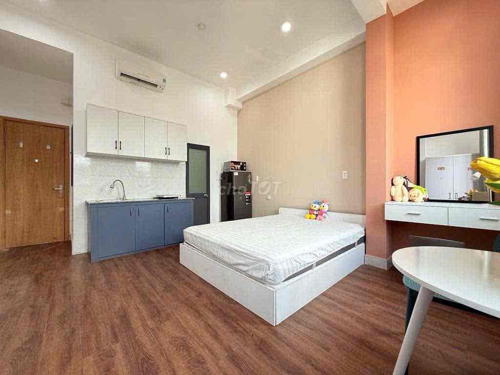 STUDIO CỬA SỔ TRỜI 30m2 NGAY CẦU NGUYỄN VĂN CỪ QUẬN 1