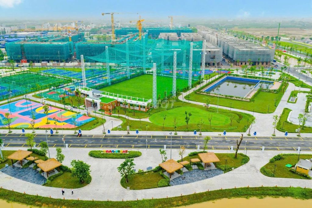 Продаются соседние виллы площадью 120 м2 Wonder City