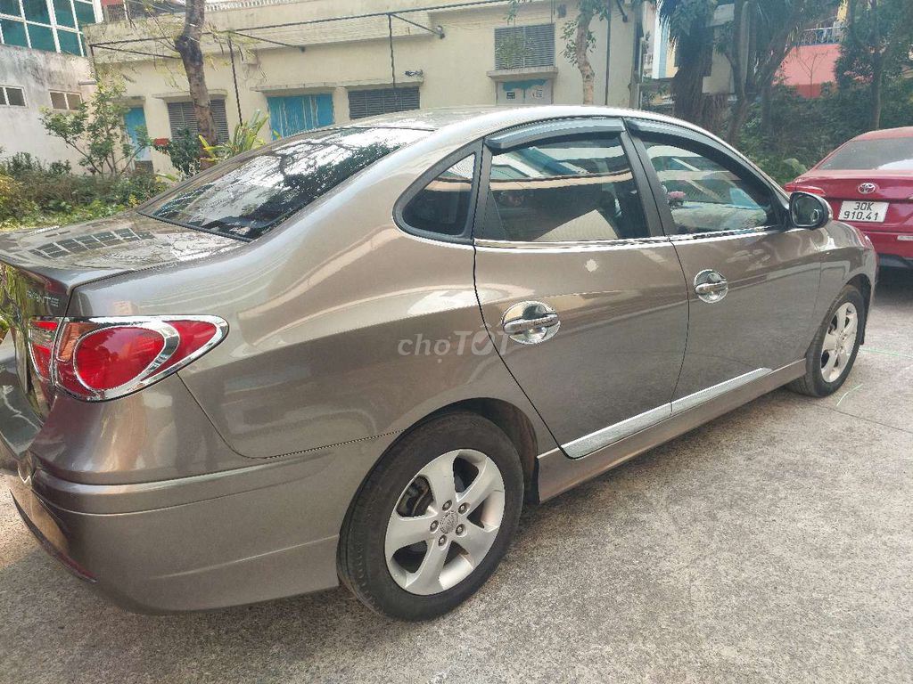 Hyundai Avante 2014 1.6 AT đăng kí 2015 - 92000 km