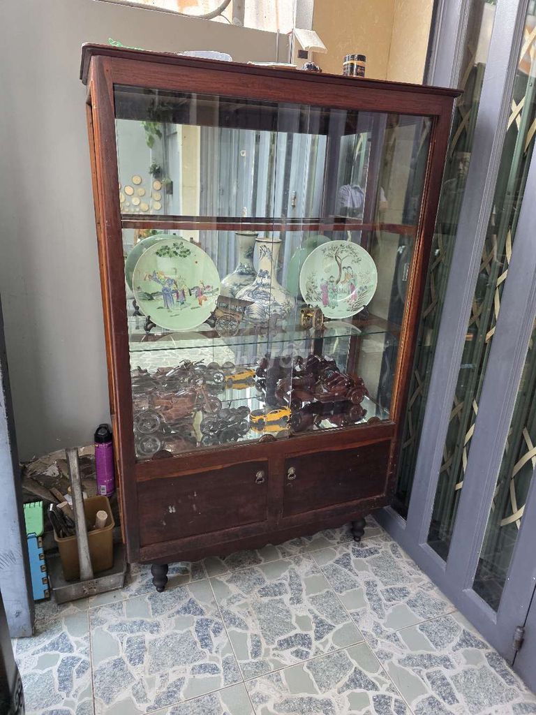 Tủ ly xưa. Mua bán Tủ, kệ gia đình tại Thành phố Thủ Đức Tp Hồ Chí Minh được đăng bởi Minh hình 1