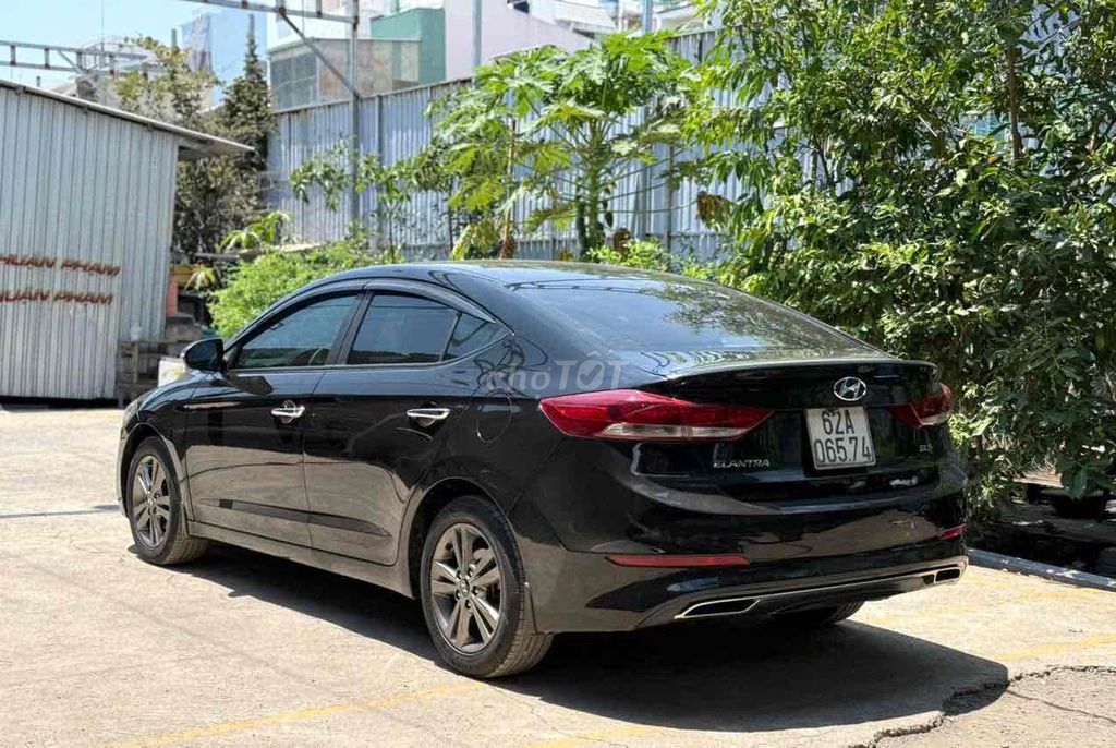 Hyundai Elantra 2016 photo 5