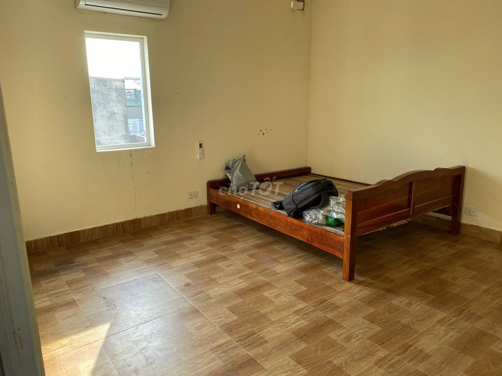 Собственник сдает комнату 22 м² — кондиционер, горячая вода, электричество по бытовому тарифу