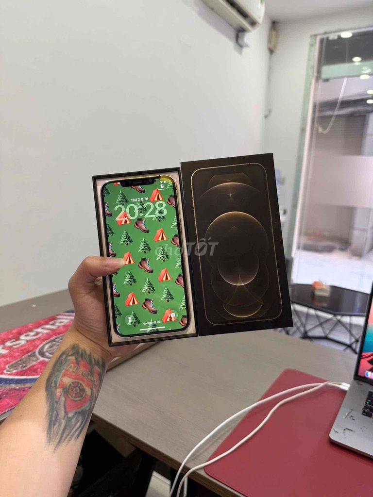 Apple iPhone 12 Pro Max 256GB Vàng Nguyên bản. Mua bán Điện thoại tại Quận Đống Đa Hà Nội được đăng bởi KT Hà Nội Mobile hình 1