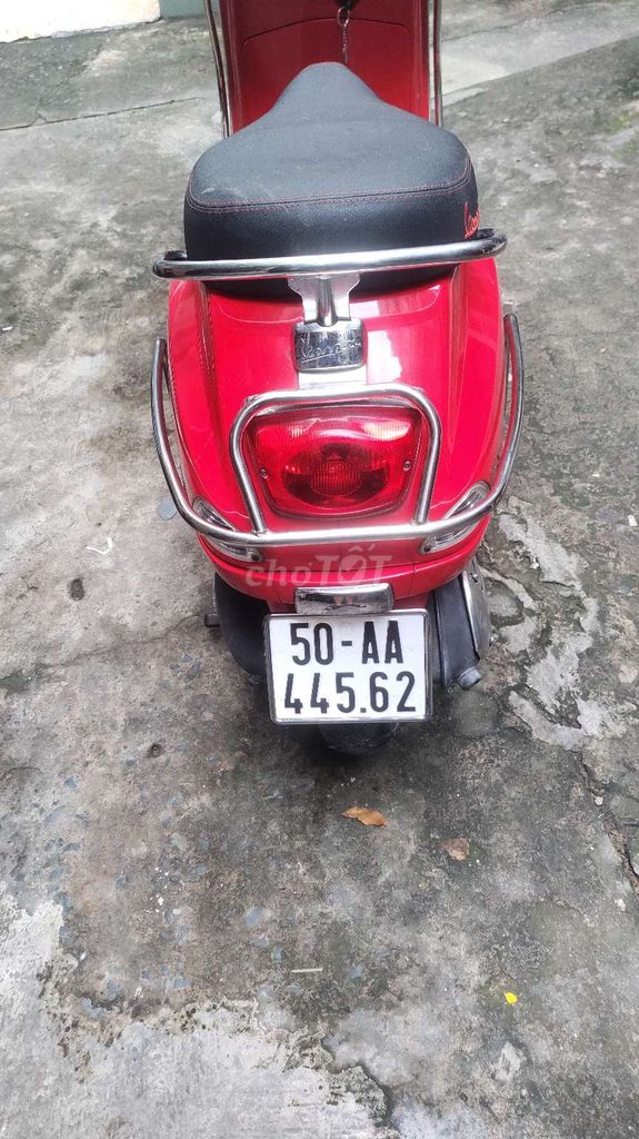 Piaggio Vespa LX 125 Đỏ. Mua bán Xe máy tại Quận Phú Nhuận Tp Hồ Chí Minh được đăng bởi Đinh Tiến Lễ hình 5