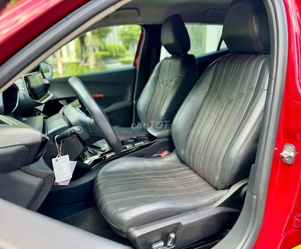 Peugeot 2008 2021 Active 1.2 AT - 60000 km. Mua bán Ô tô tại Quận Cầu Giấy Hà Nội được đăng bởi Tuấn Hưng hình 7