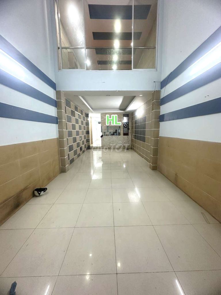 Nhà cho thuê Thoại Ngọc Hầu. Quận Tân Phú. 4pn, 3wc. Dtsd 240m2