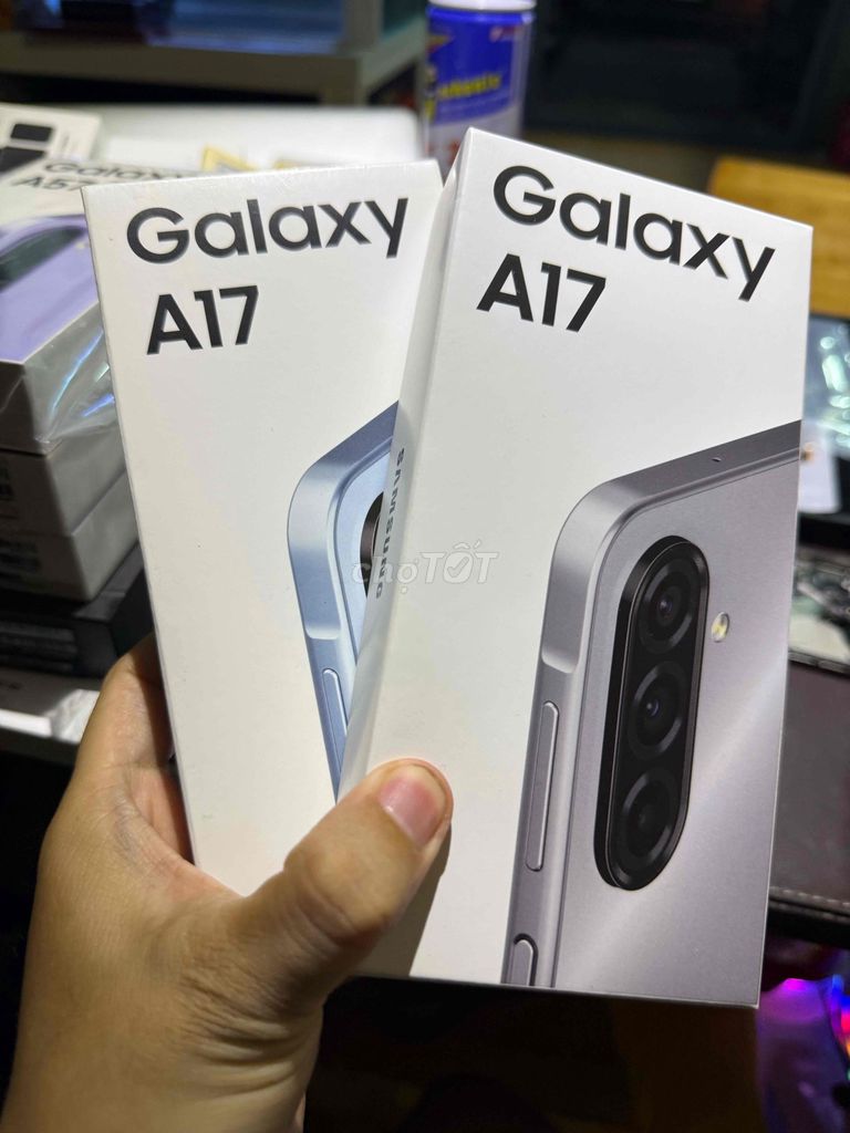 Samsung Galaxy A17 Mới 100%%. Mua bán Điện thoại tại Thành phố Thủ Đức Tp Hồ Chí Minh được đăng bởi Minh Sang Store Góp Bao Nợ Xấu hình 1
