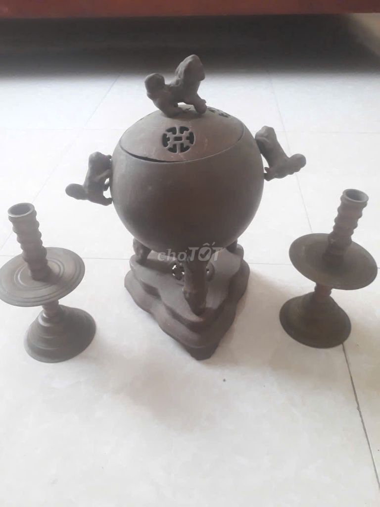 Lư hương đồng cổ điển nâu đồng thờ cúng. Mua bán Đồ sưu tầm, đồ cổ tại Quận Cẩm Lệ Đà Nẵng được đăng bởi Luca hình 1