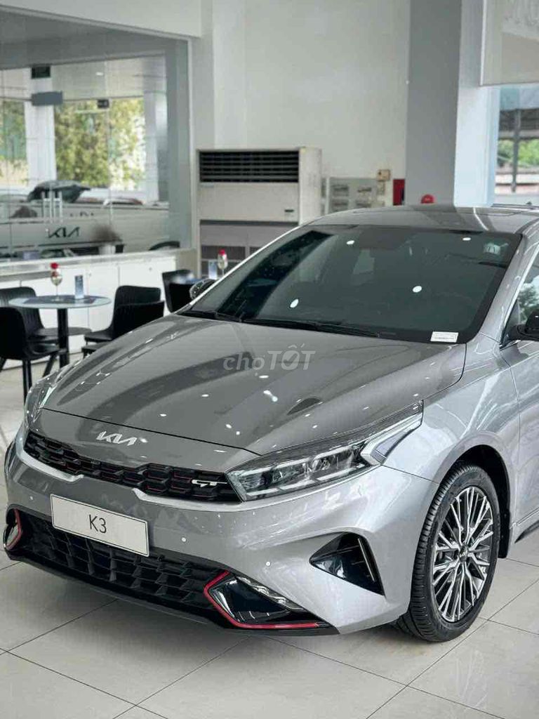 Kia K3 2.0 Premium - Sẵn xe giao ngay - Đủ màu