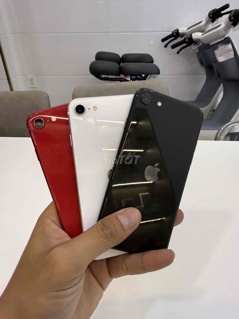 Apple iPhone SE 2020 Đỏ, Đen, Trắng. Mua bán Điện thoại tại Quận 4 Tp Hồ Chí Minh được đăng bởi Thanh Sang hình 1