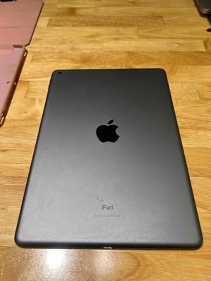 cần bán ipad gen 8. Mua bán Máy tính bảng tại Quận Liên Chiểu Đà Nẵng được đăng bởi dung