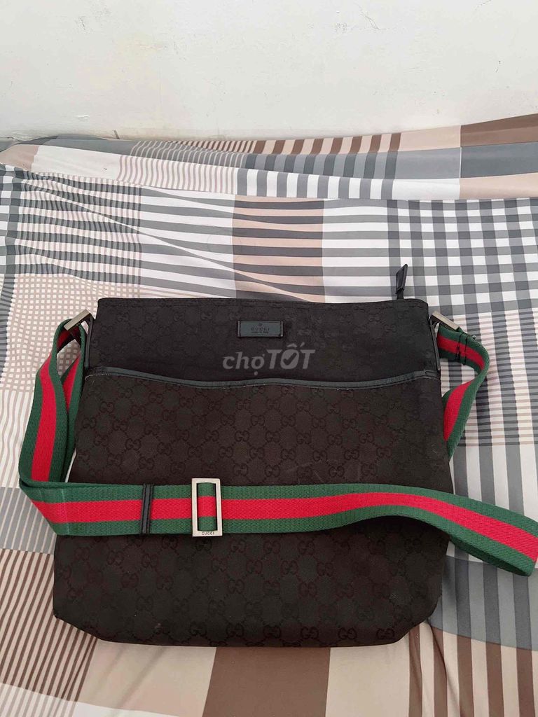 Túi đeo chéo Gucci sang trọng đẳng cấp chuẩn Auth. Mua bán Túi xách tại Quận 8 Tp Hồ Chí Minh được đăng bởi Minh Minh hình 1