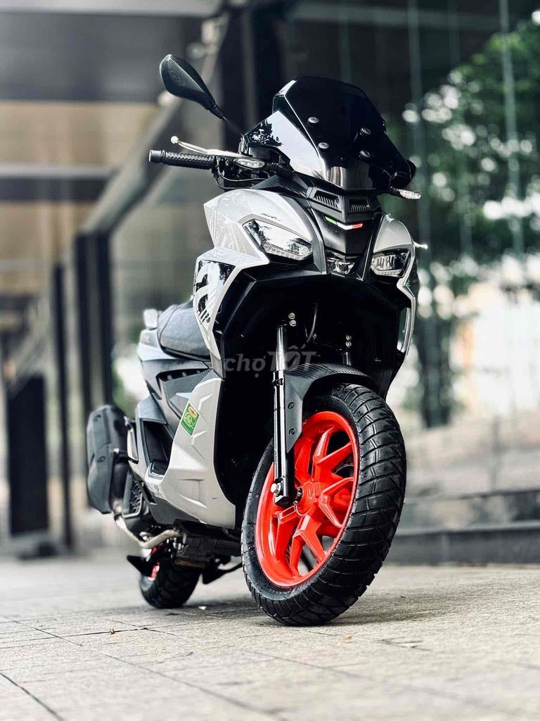 Aprilia SR GT 200. Mua bán Xe máy tại Quận Cầu Giấy Hà Nội được đăng bởi Tuấn Việt Motor hình 2