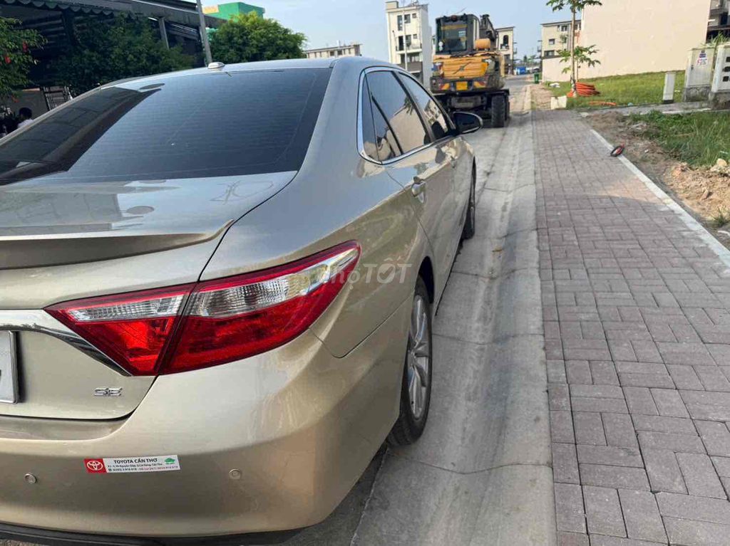 Toyota Camry 2015 SE 2.5 AT - 60000 km. Mua bán Ô tô tại Quận Ninh Kiều Cần Thơ được đăng bởi Quang hình 3