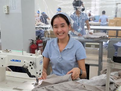 TUYỂN 100 CÔNG NHÂN MAY, ỦI THU NHẬP ĐẾN 15 TRIỆU