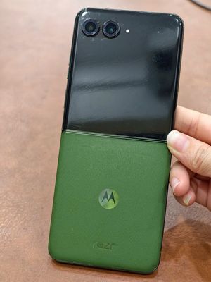 Motorola Razr 50 Ultra quốc tế 12-512gb Xanh 99%