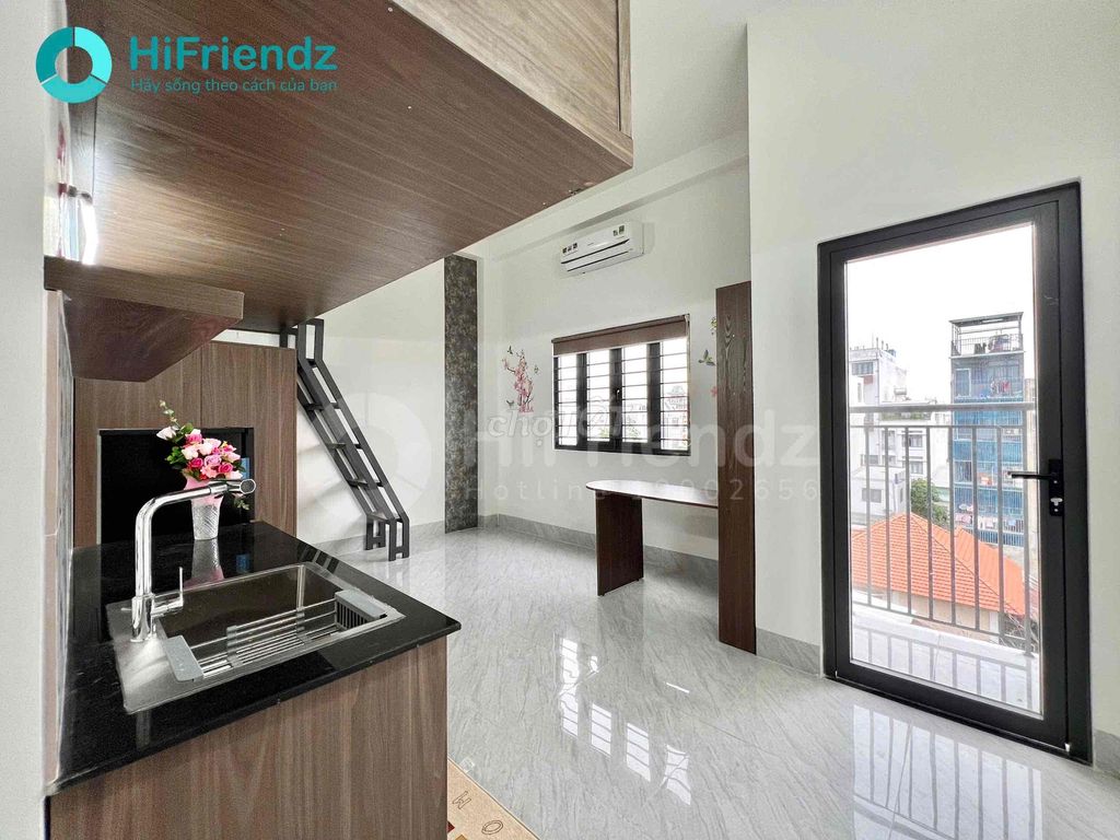 Phòng Duplex full gỗ, ban công siu xing