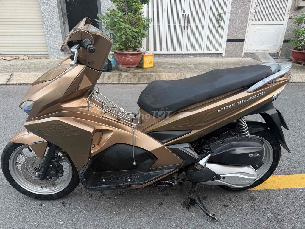 Honda Air Blade 125 2016 Золотая бронза Bs City