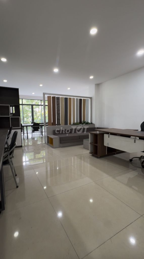 CHO THUÊ MẶT BẰNG TẦNG 1 KĐT VẠN PHÚC – FULL NỘI THẤT (105M²)