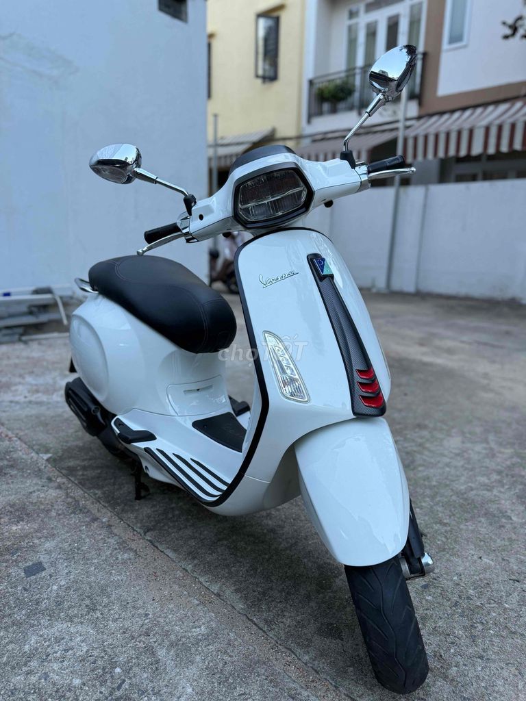 Vespa Sprint, белый ABS, светодиод, карбоновый срок службы, красивый автомобиль