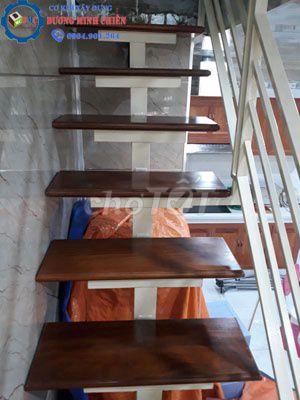 mẫu cầu thang sắt đẹp. Mua bán Nội thất, đồ gia dụng khác tại Quận 3 Tp Hồ Chí Minh được đăng bởi minhchiencokhi64 hình 1