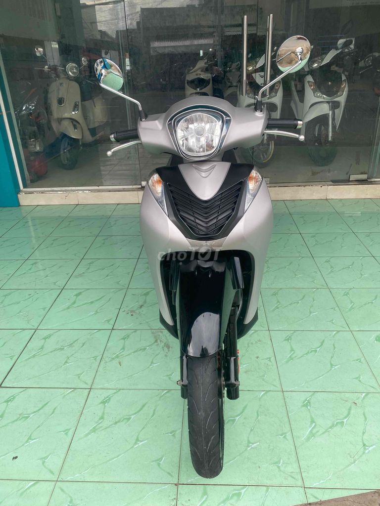 SH Mode khoá smk bstp xe đẹp hổ trợ góp có trao d. Mua bán Xe máy tại Thành phố Dĩ An Bình Dương được đăng bởi XE MÁY MẠNH LOAN GÓP 0đ hình 1