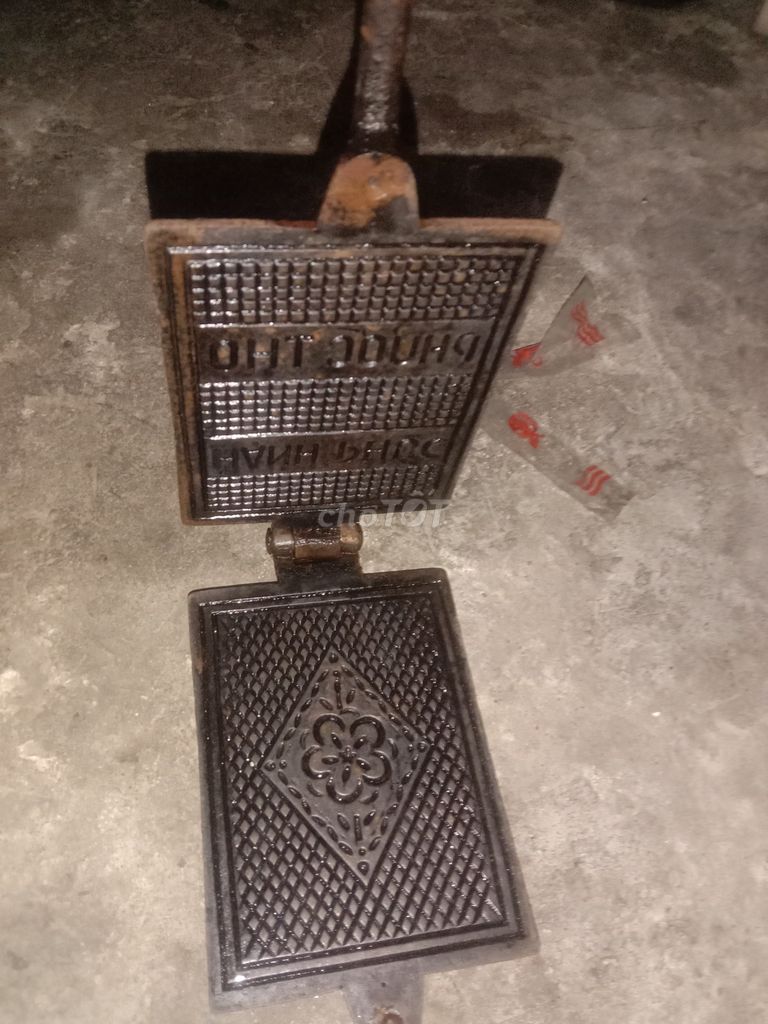 Khuôn làm bánh kim loại nâu. Mua bán Dụng cụ nhà bếp tại Huyện Phong Điền Cần Thơ được đăng bởi Trung hình 1