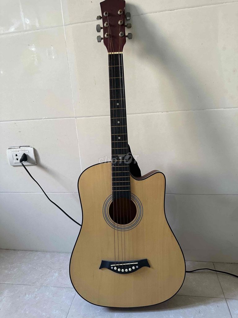 Đàn guitar Gỗ Nâu Vàng. Mua bán Nhạc cụ tại Quận Nam Từ Liêm Hà Nội được đăng bởi Hường Xink hình 1